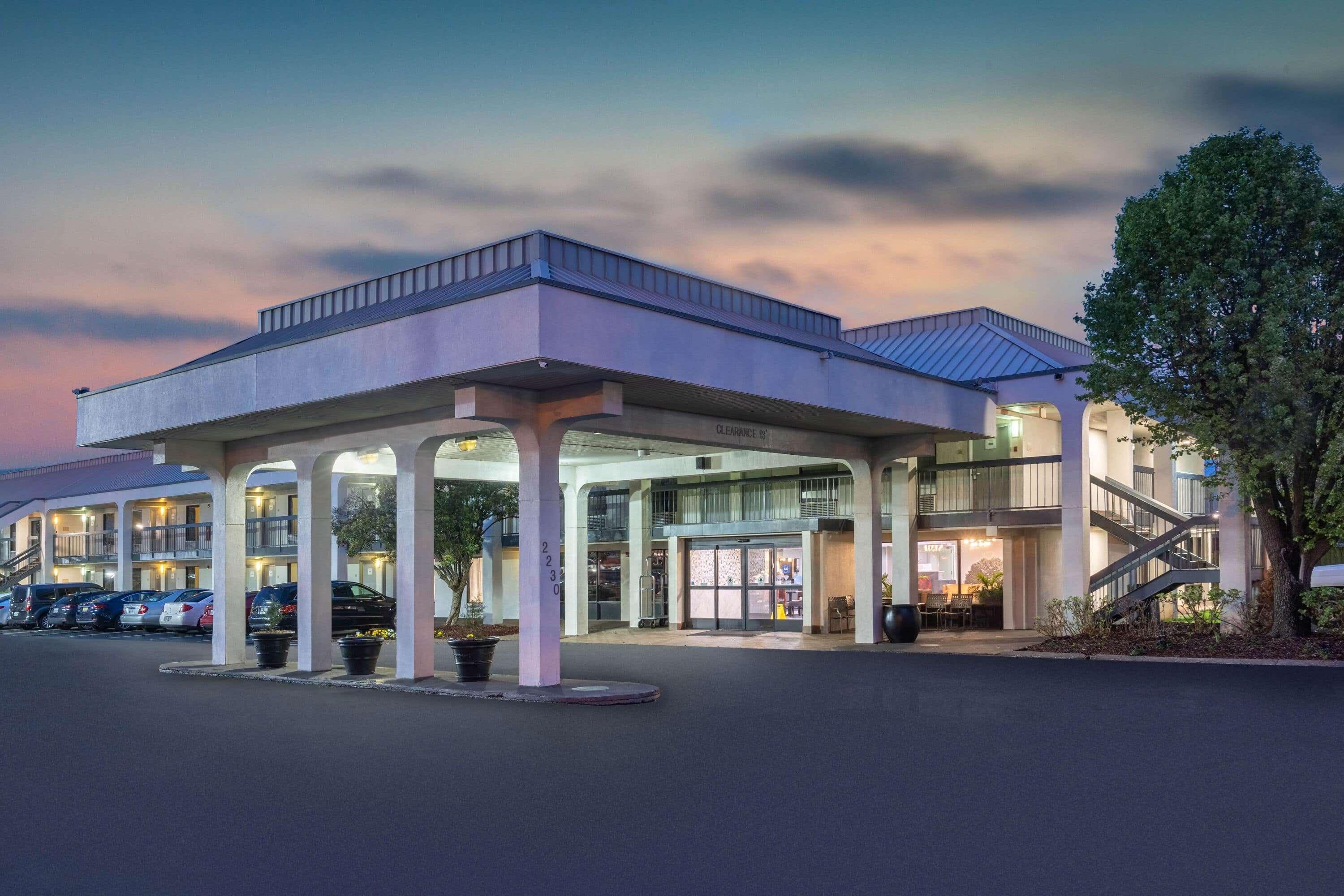 Baymont By Wyndham Murfreesboro Exterior photo